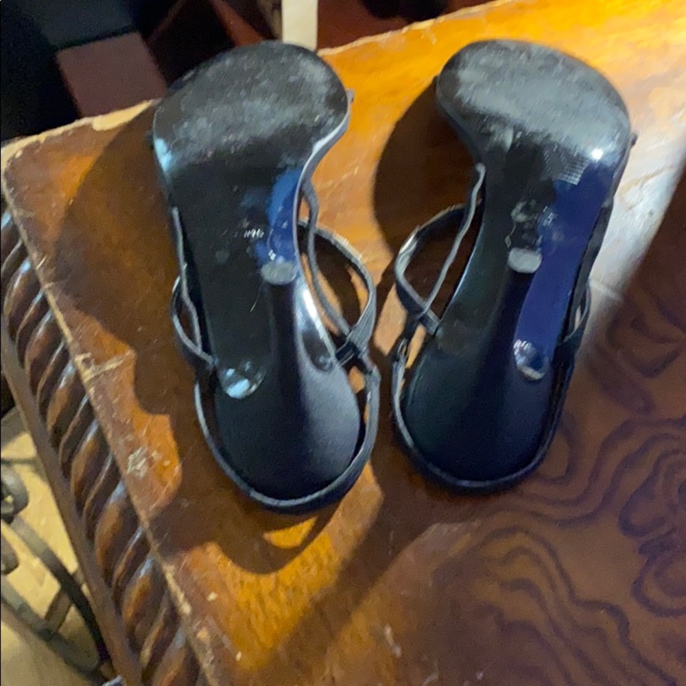 Stuart Weitzman - Picture 3 of 5